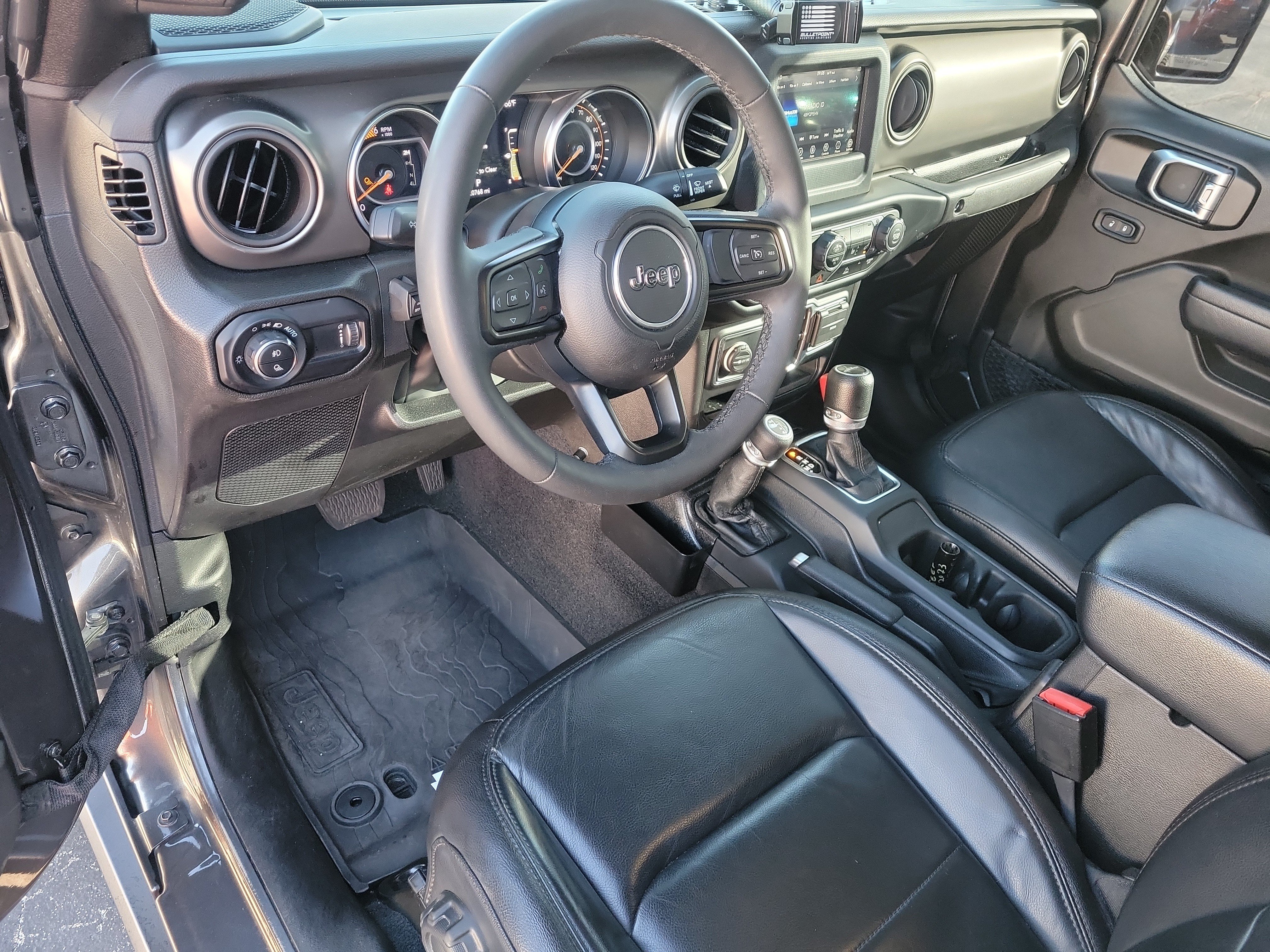 Used 2023 Jeep Gladiator Sport AWD/4WD image 14
