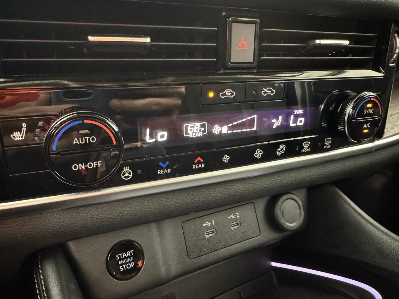 Used 2025 Nissan Rogue Platinum w/ Tech Package image 30