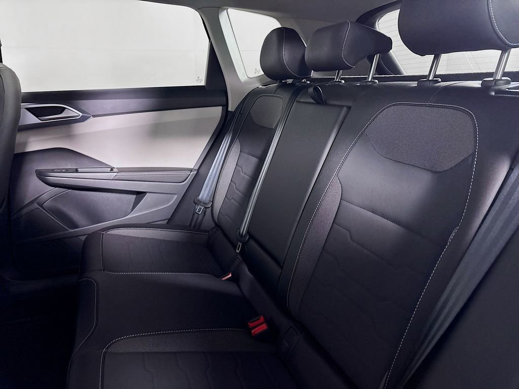New 2025 Volkswagen Taos SE image 20