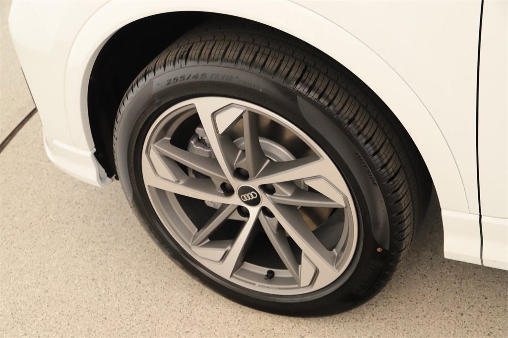 New 2025 Audi Q3 2.0T Premium image 30