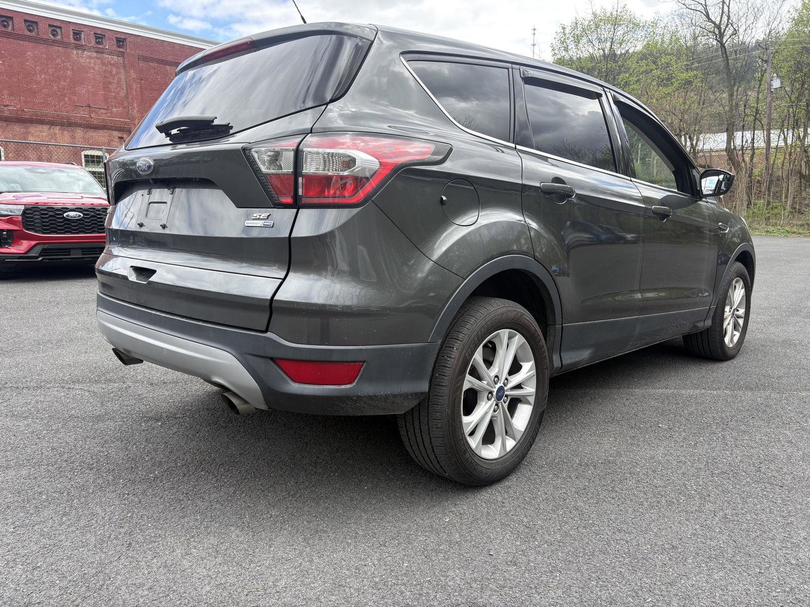 Used 2017 Ford Escape SE AWD/4WD image 8