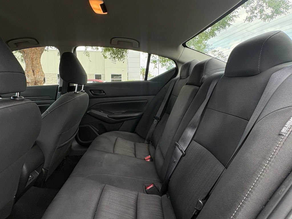 Used 2024 Nissan Altima 2.5 SV FWD image 24