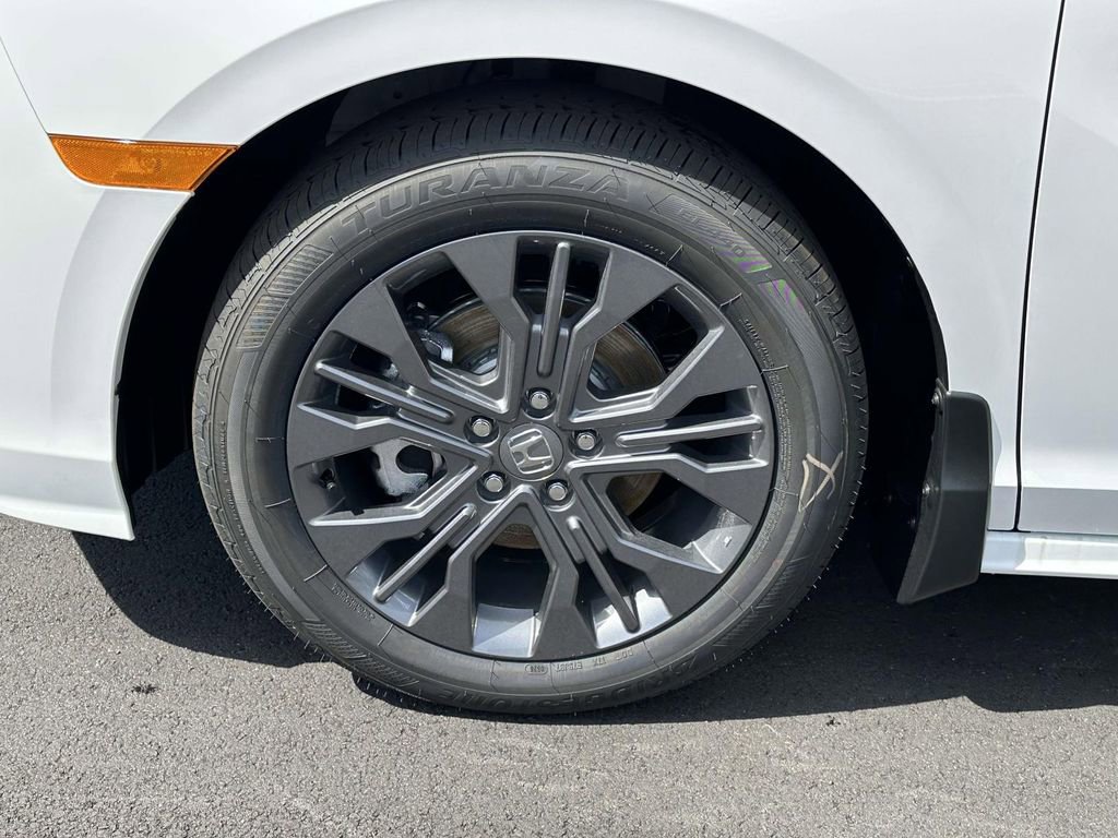 New 2026 Honda Odyssey Touring image 32