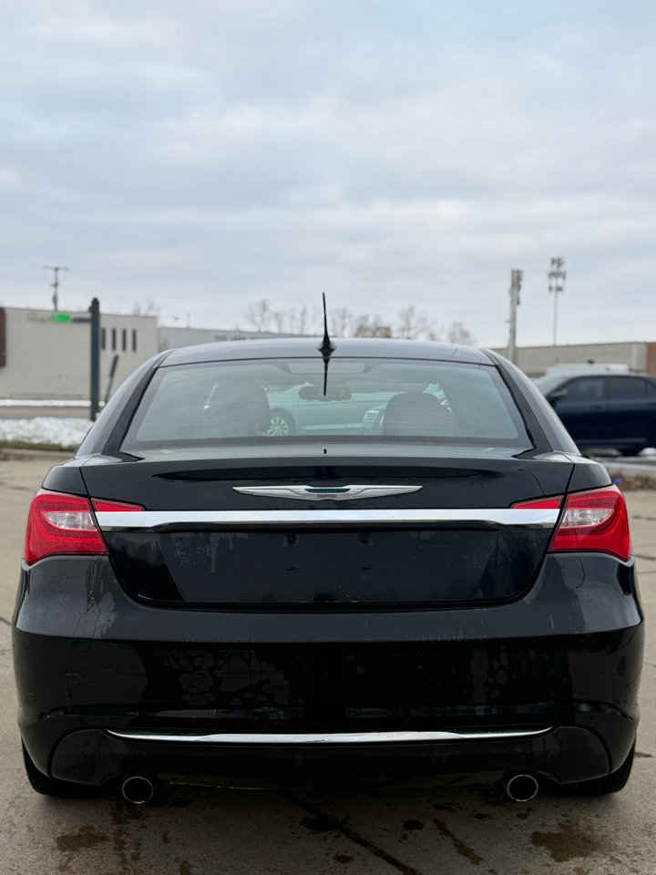 Used 2011 Chrysler 200 Limited image 6