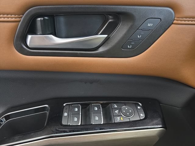 Used 2025 Nissan Pathfinder Platinum w/ Cargo Package FWD image 27