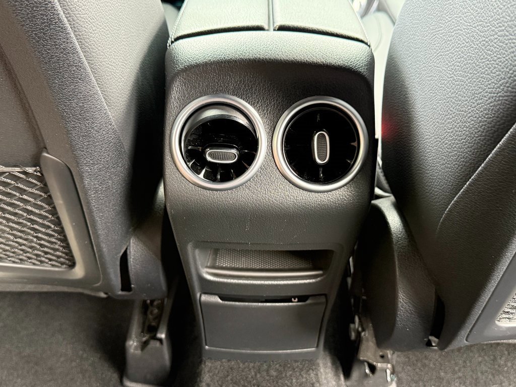 Used 2024 Mercedes-Benz GLB 250 4MATIC image 49