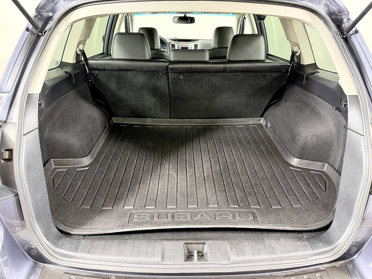 Used 2014 Subaru Outback 2.5i Limited w/ Moonroof Package AWD/4WD image 14