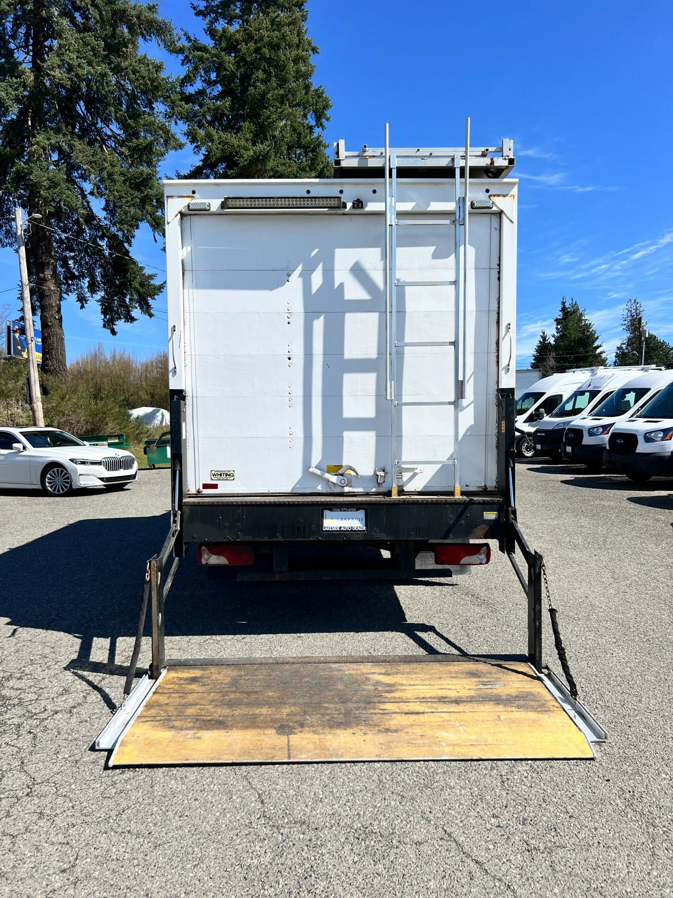 Used 2019 Freightliner Sprinter 3500 w/ Premium Package image 21