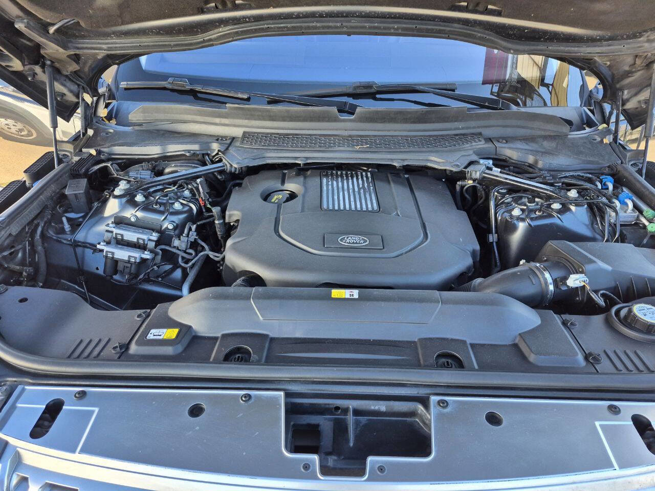 Used 2017 Land Rover Range Rover HSE image 29