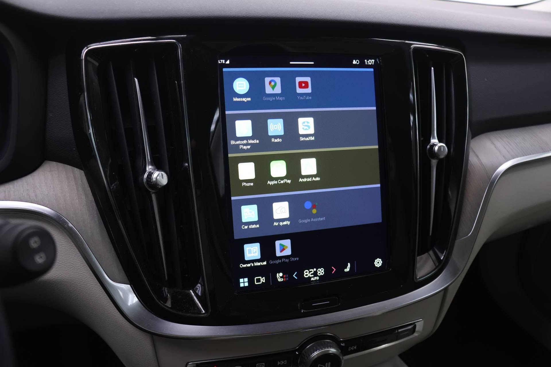 Certified 2023 Volvo V60 B5 Cross Country Plus w/ Climate Package image 11