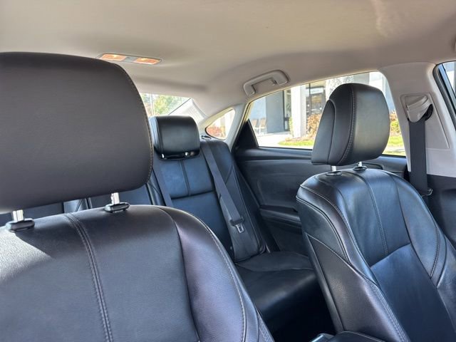 Used 2018 Toyota Avalon XLE image 10