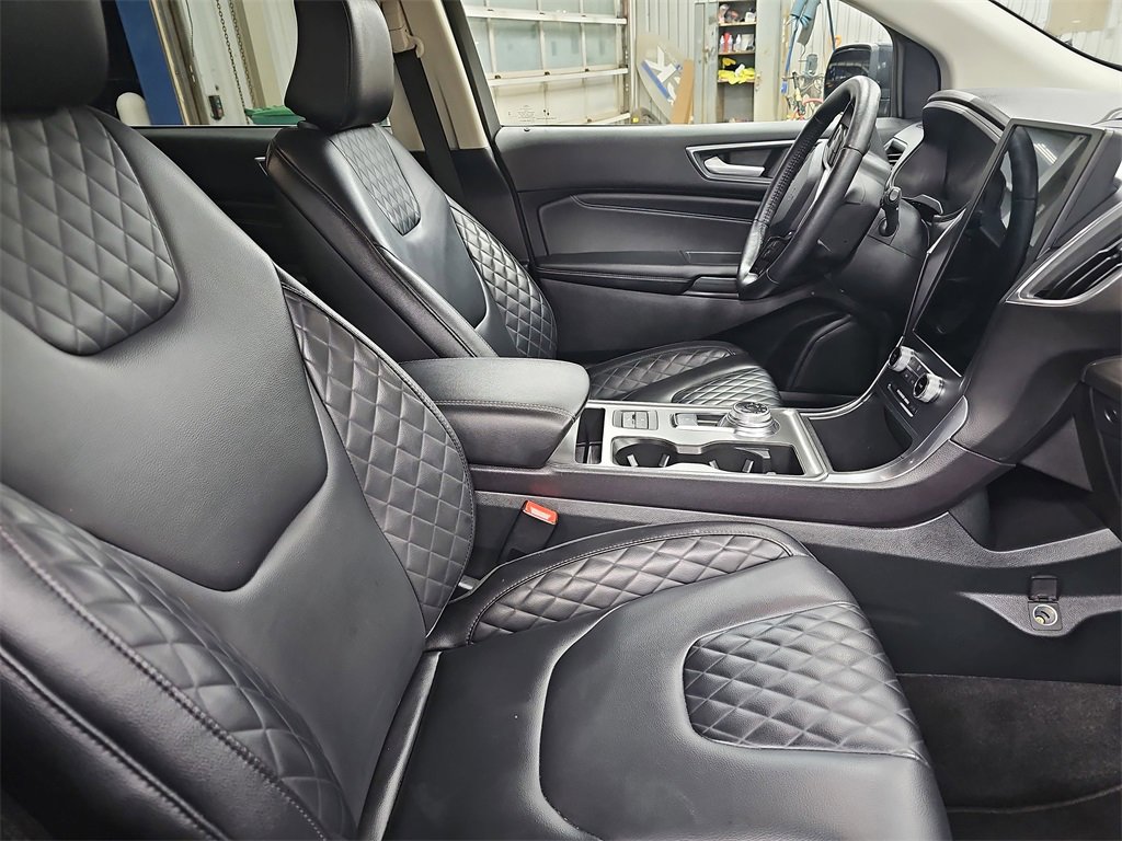 Used 2024 Ford Edge Titanium image 10
