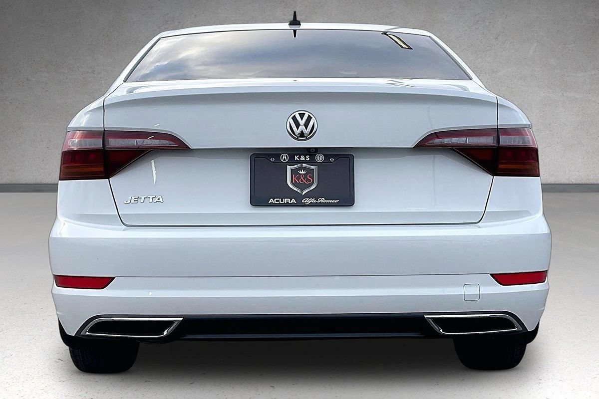 Used 2019 Volkswagen Jetta R-Line w/ R-Line Cold Weather Package FWD image 4
