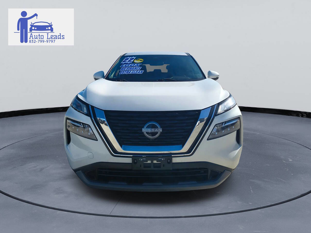 Used 2022 Nissan Rogue SV image 4