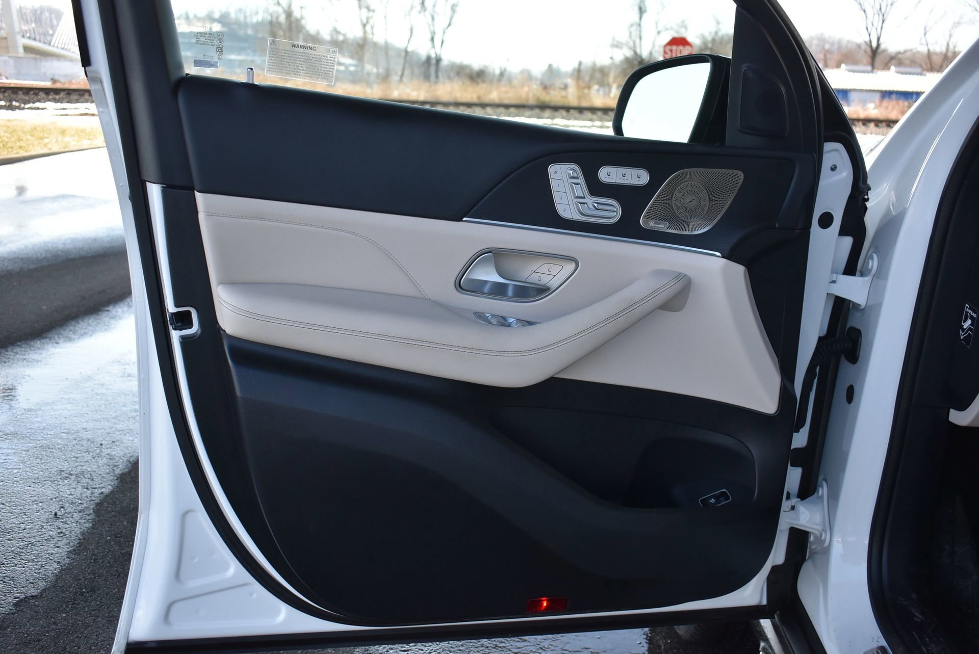 Used 2025 Mercedes-Benz GLS 450 4MATIC image 12