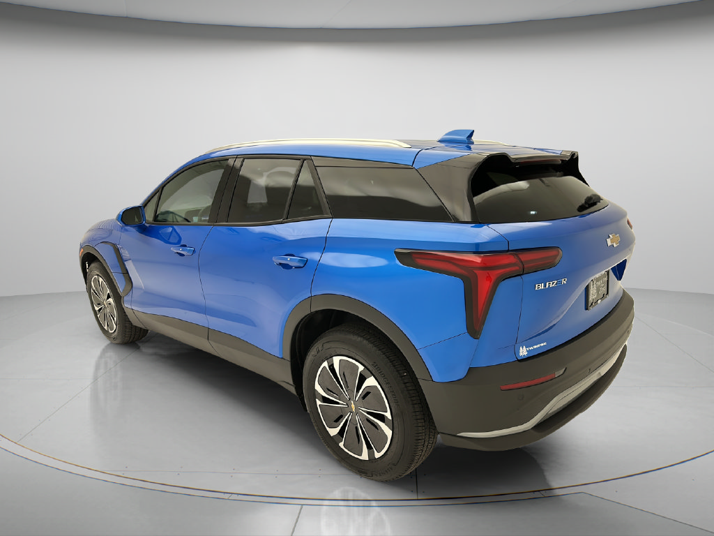 Used 2024 Chevrolet Blazer EV LT AWD/4WD image 4