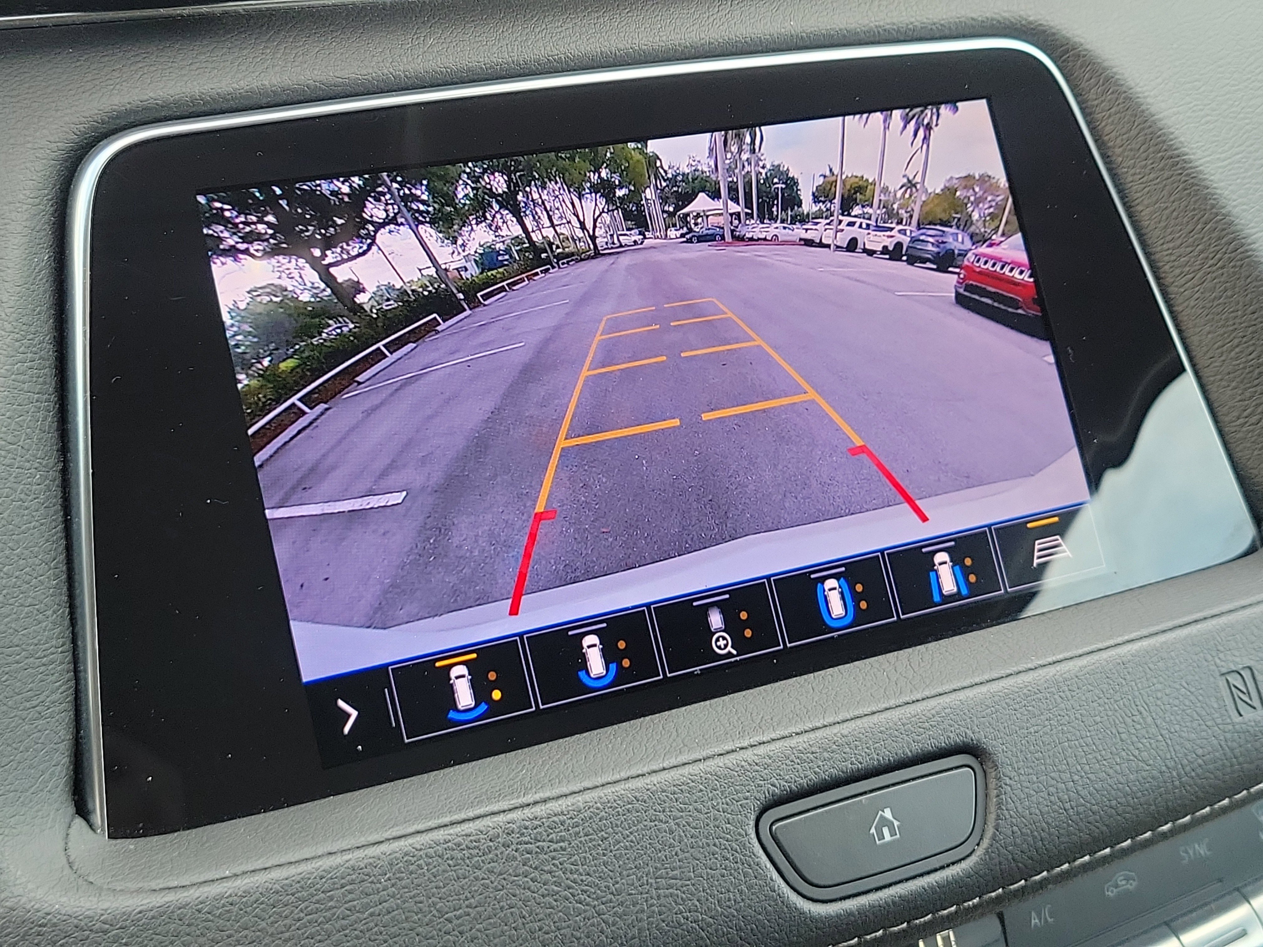 Used 2020 Cadillac XT4 Premium Luxury w/ Enhanced Visibility Package image 30