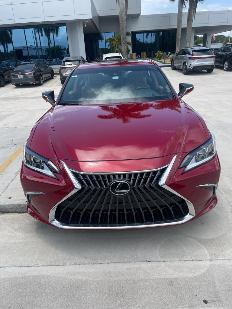 Used 2025 Lexus ES 300h w/ Technology Package FWD image 6