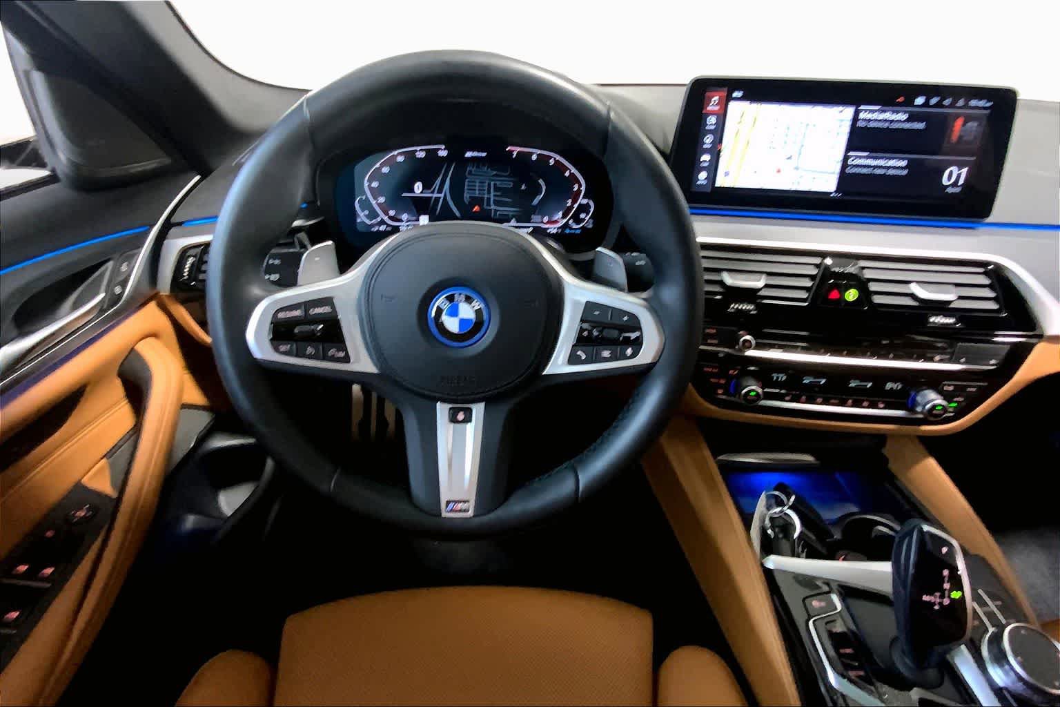 Certified 2023 BMW 530e xDrive w/ Premium Package AWD/4WD image 5
