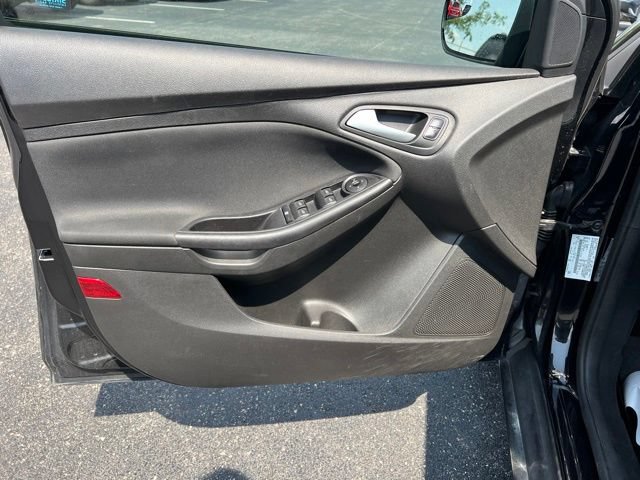 Used 2017 Ford Focus SE FWD image 24