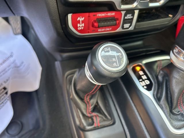 Used 2022 Jeep Gladiator Rubicon w/ Cold Weather Group AWD/4WD image 29