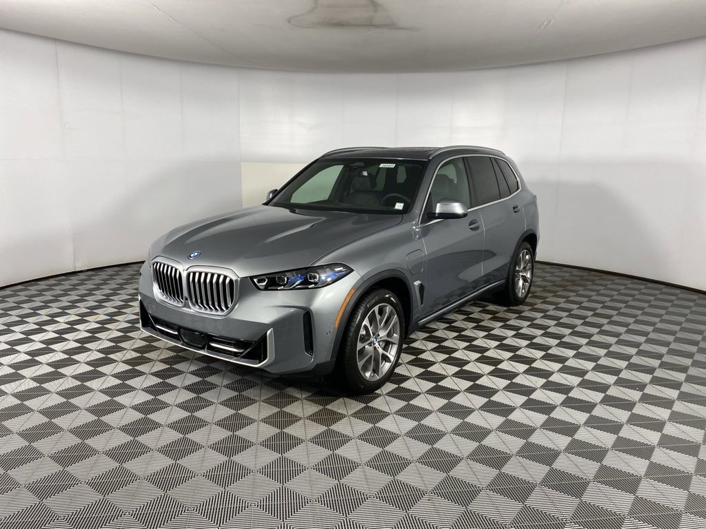 New 2026 BMW X5 xDrive50e w/ Climate Comfort Package image 3