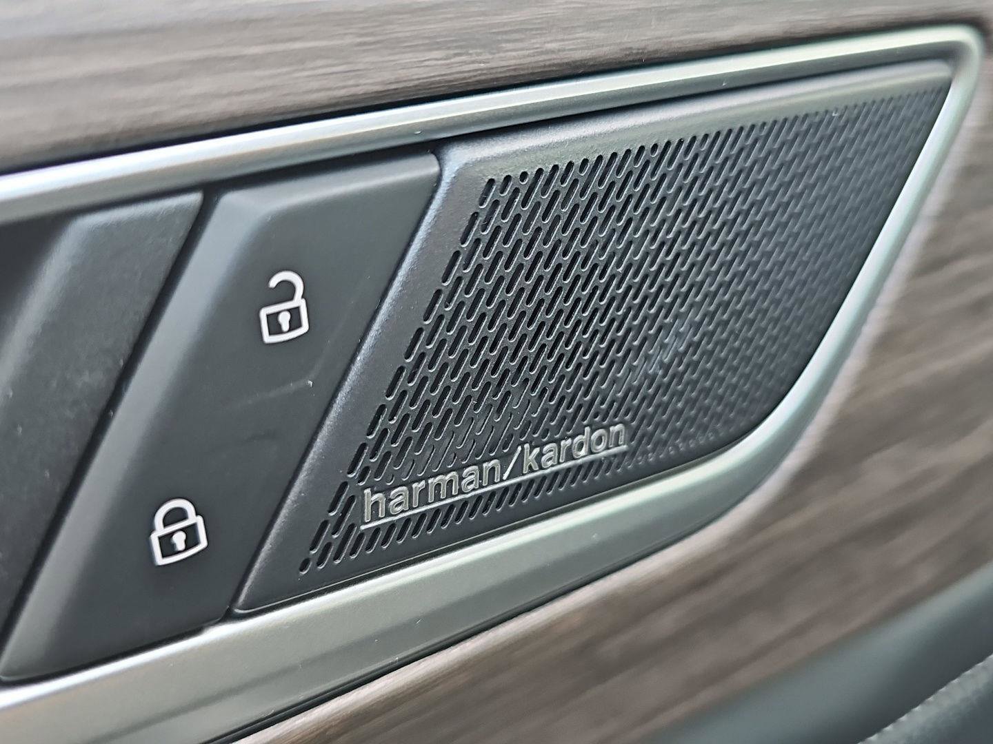 Used 2025 Volkswagen Atlas SEL Premium R-Line image 24