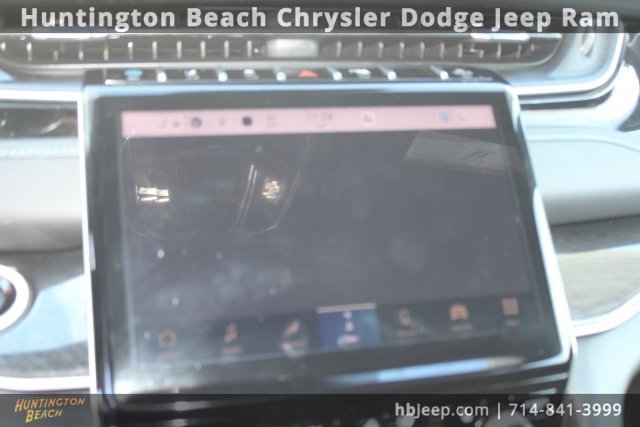 Used 2023 Jeep Grand Cherokee Trailhawk image 27