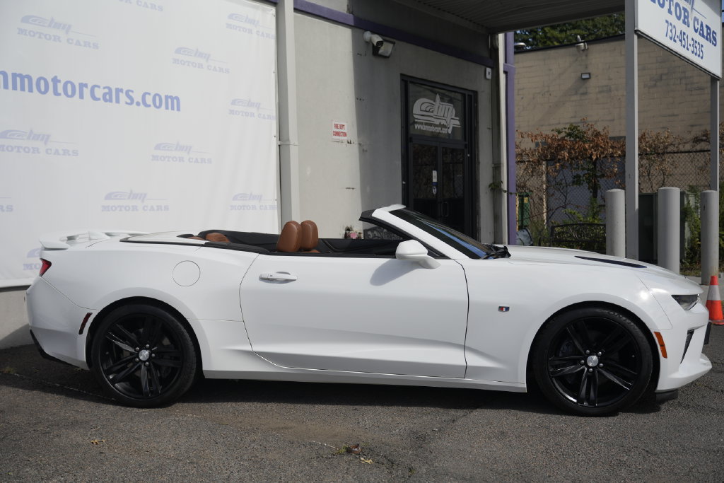 Used 2018 Chevrolet Camaro SS RWD image 15