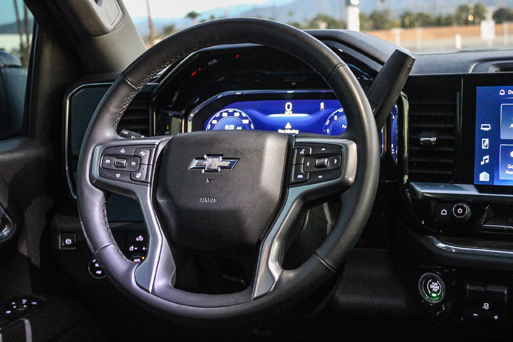 Used 2023 Chevrolet Silverado 1500 RST AWD/4WD image 15