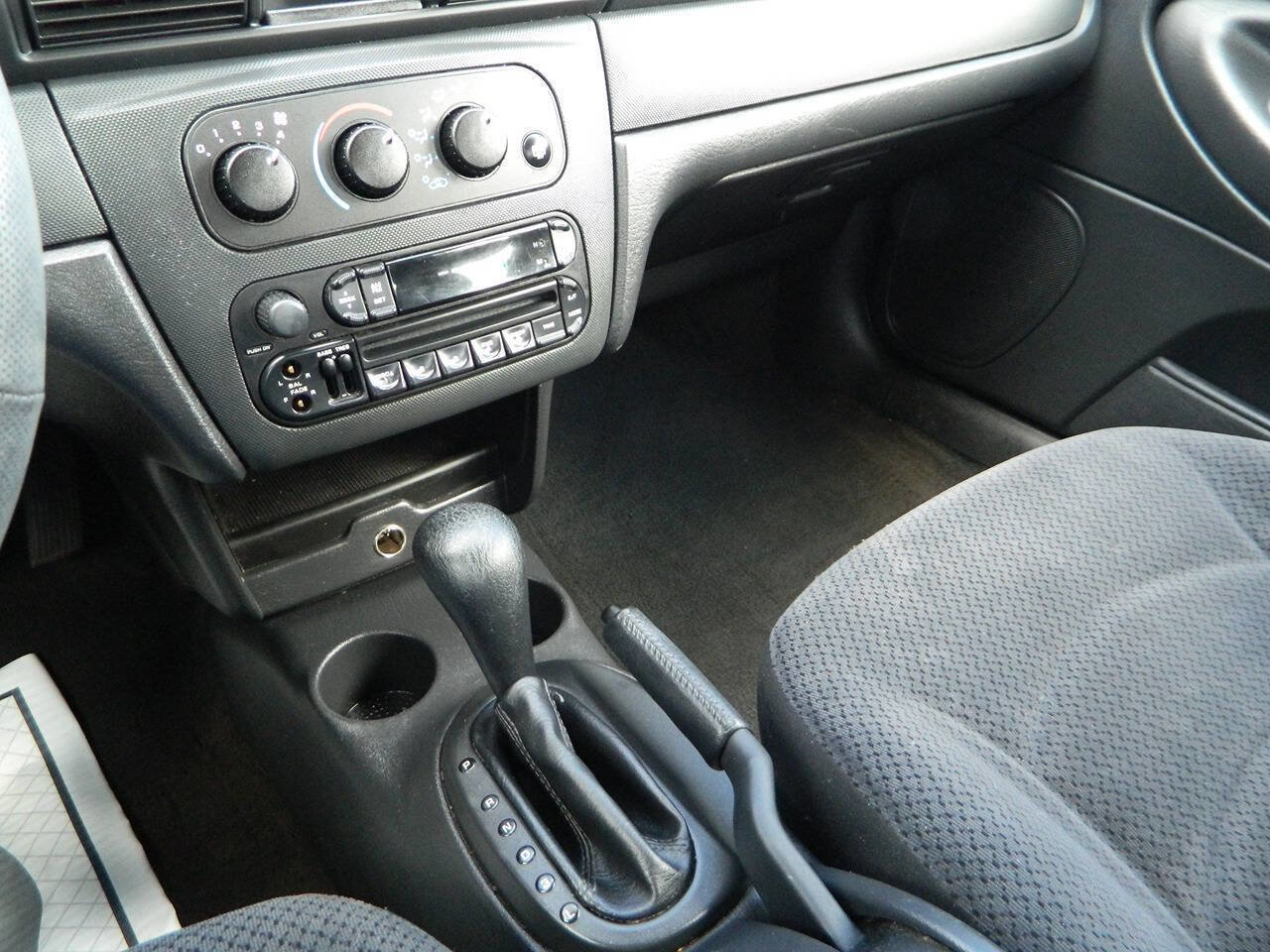 Used 2004 Dodge Stratus SE image 19