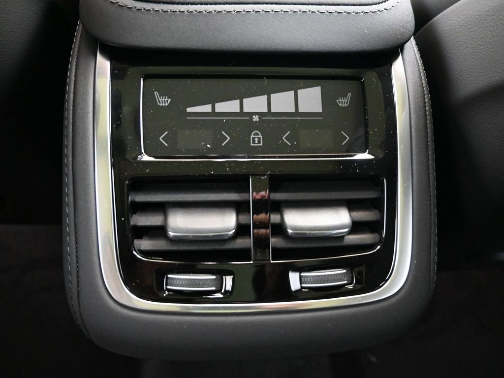 New 2026 Volvo XC90 B6 Ultra w/ Lounge Package image 24