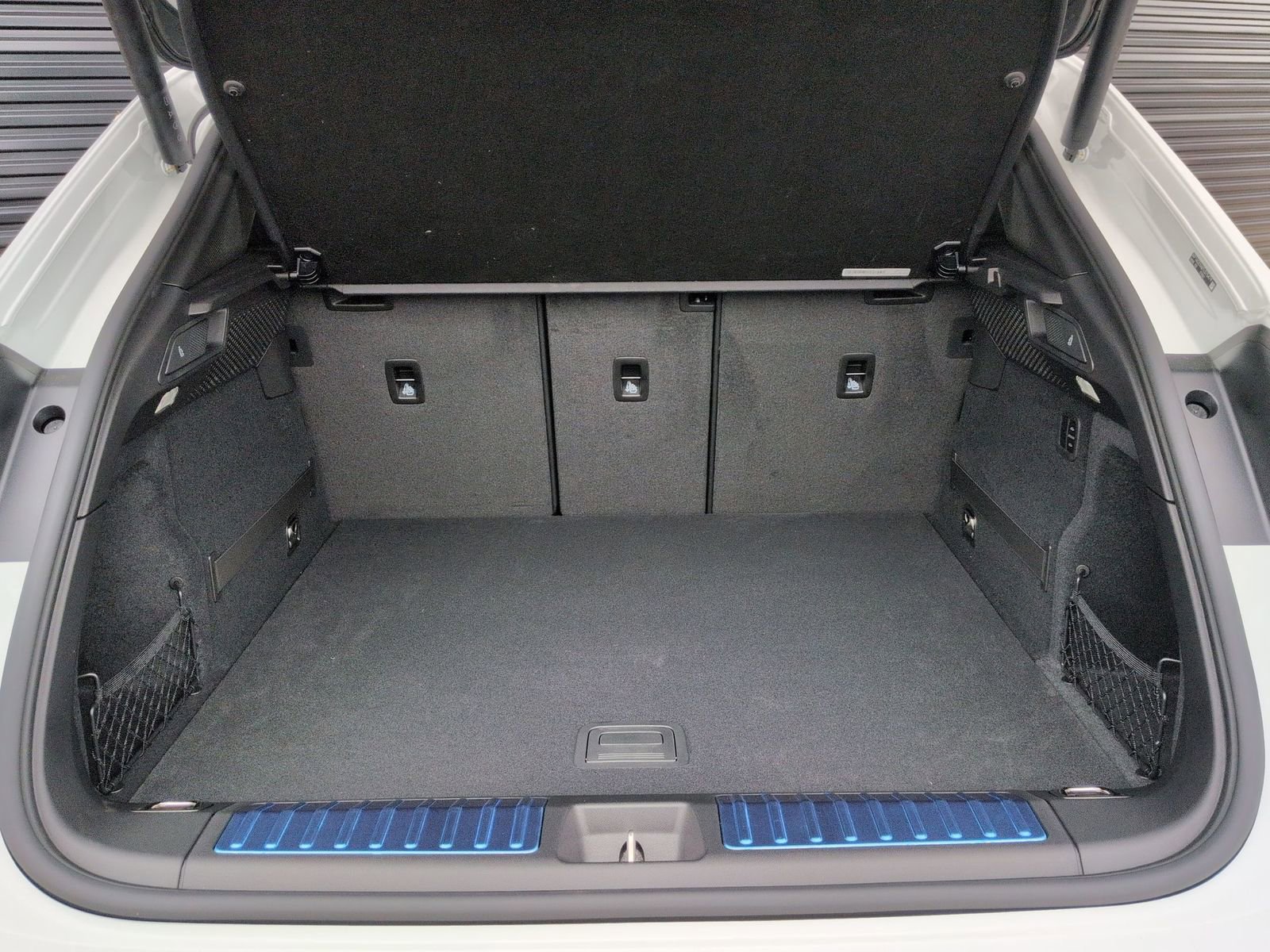 Used 2026 Porsche Macan Electric image 21