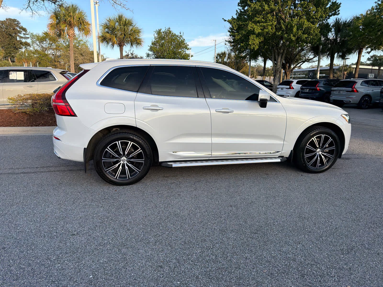 Used 2021 Volvo XC60 T5 Inscription w/ Climate Package image 13