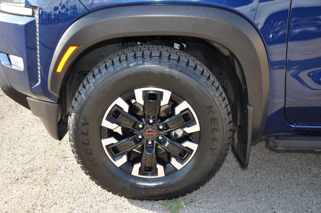 Used 2022 Nissan Frontier Pro-X image 9