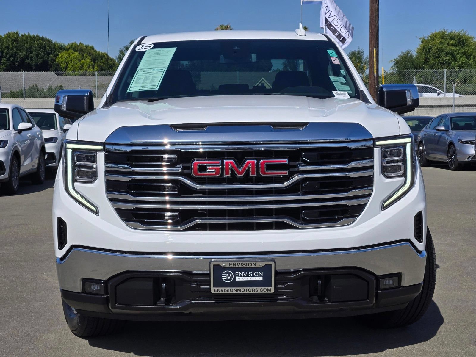 Used 2025 GMC Sierra 1500 SLT AWD/4WD image 2