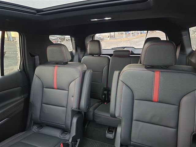 Used 2024 Chevrolet Traverse RS w/ LPO, Floor Liner Package image 31