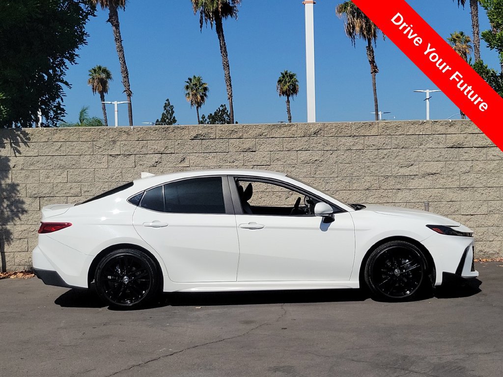 Used 2025 Toyota Camry SE w/ Convenience Package FWD image 32