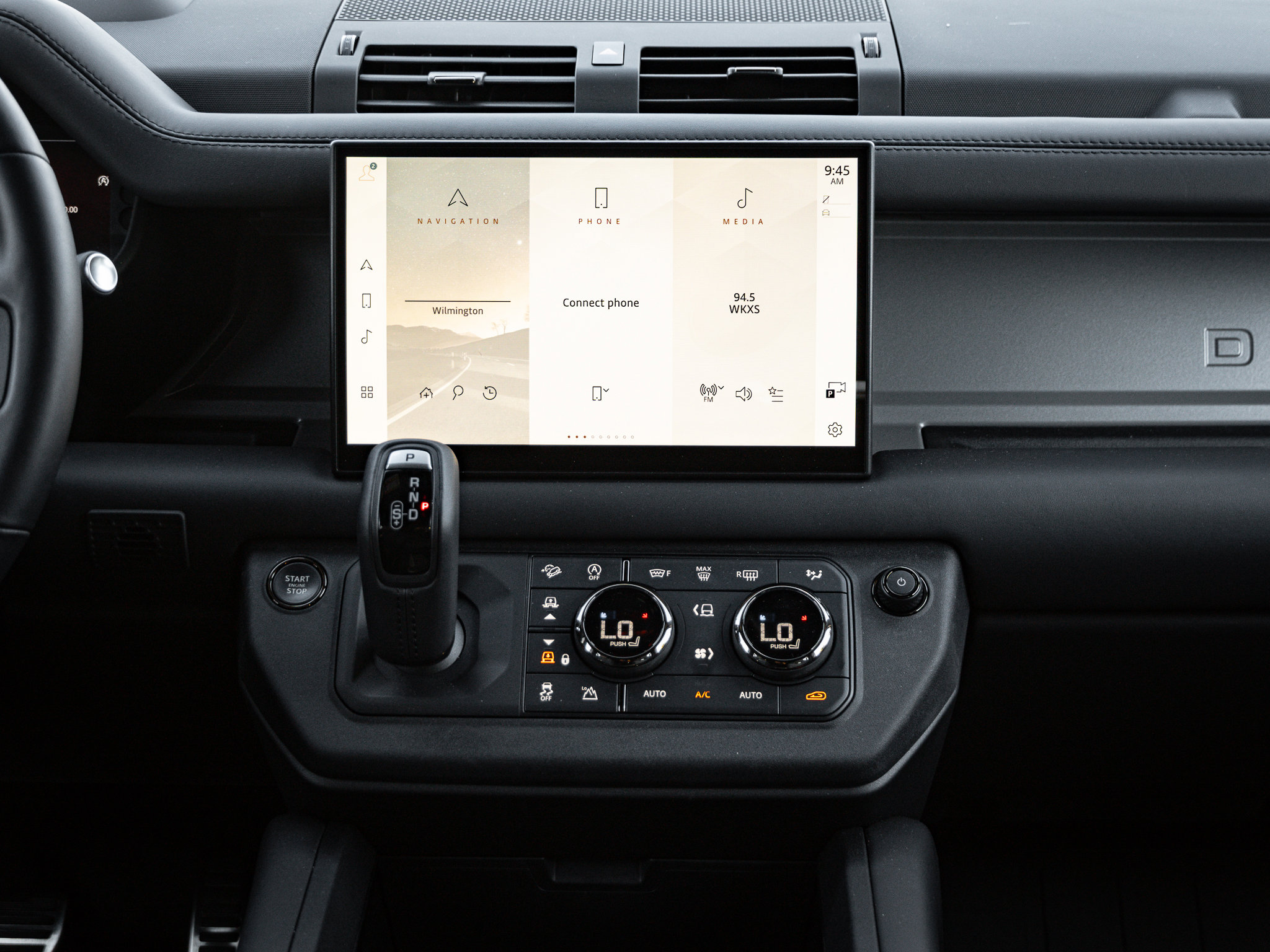 Used 2025 Land Rover Defender 110 image 33
