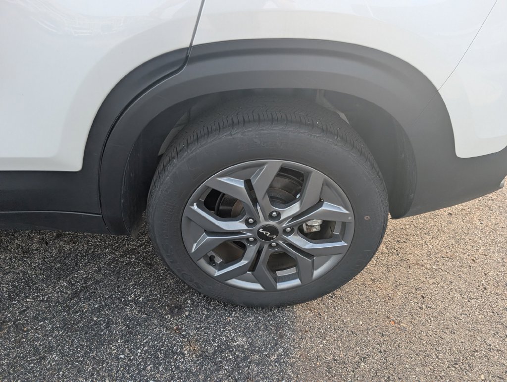 Used 2025 Kia Seltos LX AWD/4WD image 22
