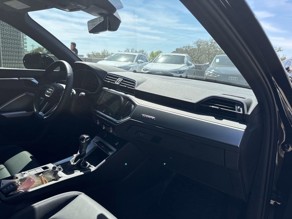 Used 2025 Audi Q3 2.0T Premium w/ Convenience Package image 15