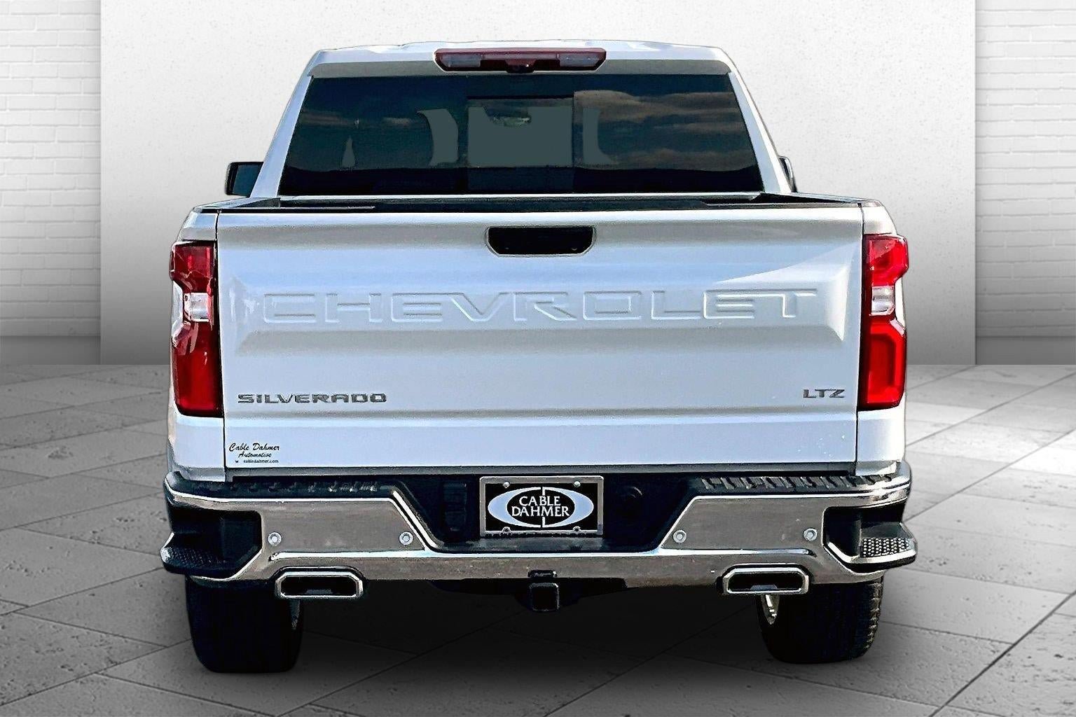 Used 2025 Chevrolet Silverado 1500 LTZ w/ LTZ Premium Package AWD/4WD image 3