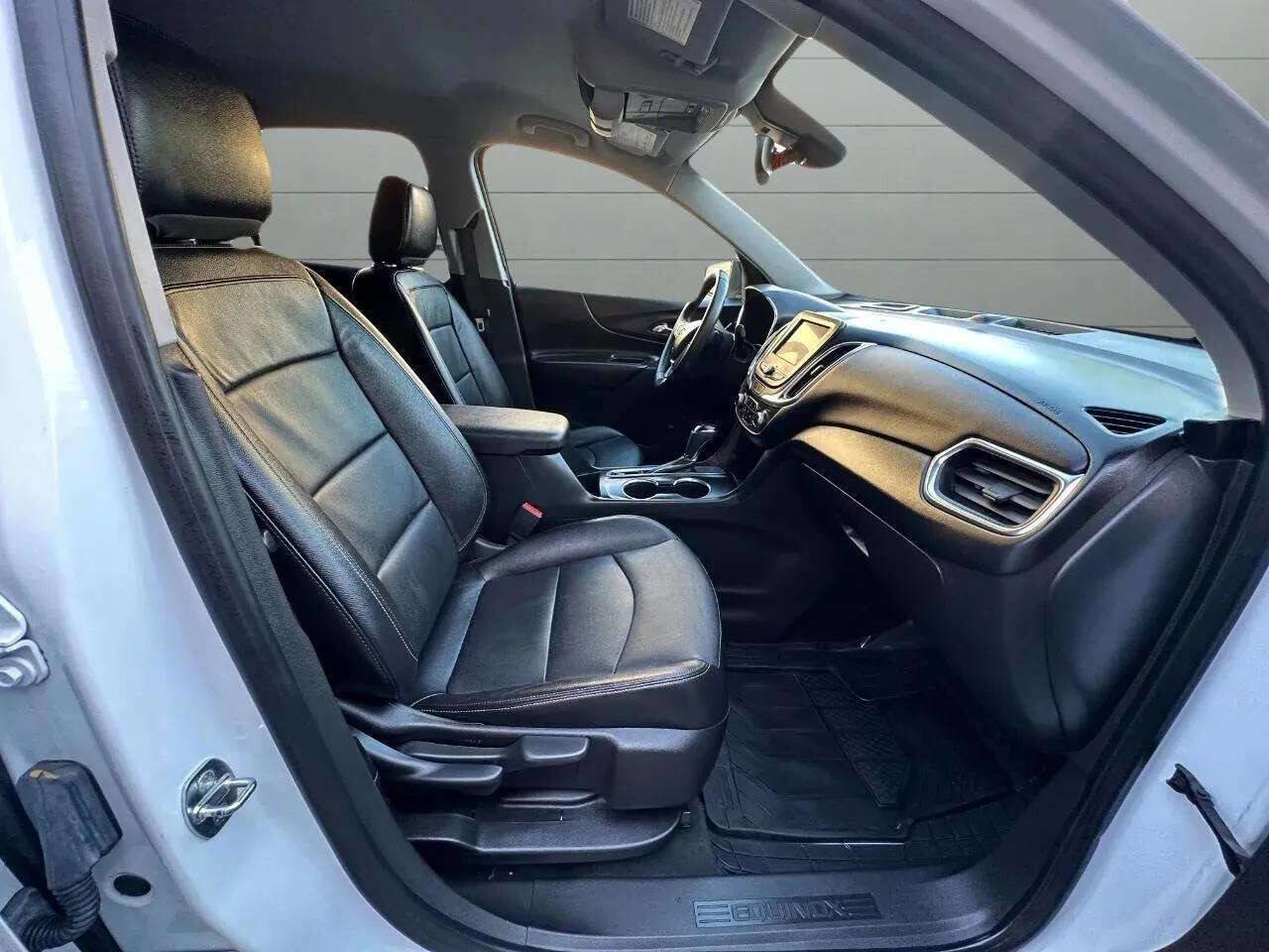 Used 2021 Chevrolet Equinox LT image 29