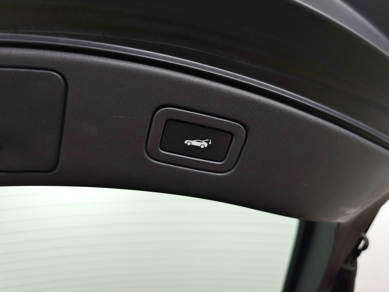 Used 2015 Jaguar F-TYPE S RWD image 8