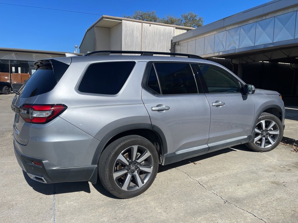 Used 2023 Honda Pilot Touring image 5