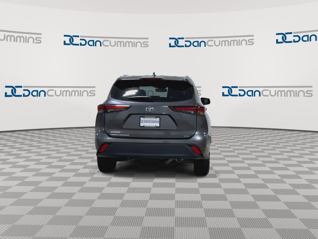 Used 2024 Toyota Highlander XLE image 7