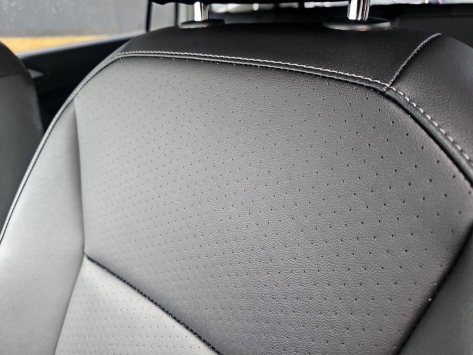 Used 2018 Volkswagen Tiguan SE image 15