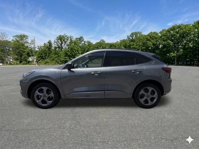 Used 2024 Ford Escape ST-Line w/ Tech Pack #1 AWD/4WD image 5
