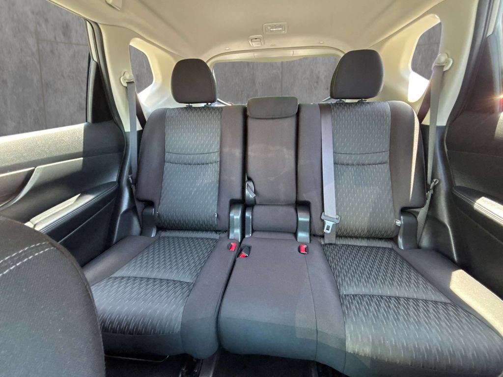 Used 2019 Nissan Rogue SV AWD/4WD image 10
