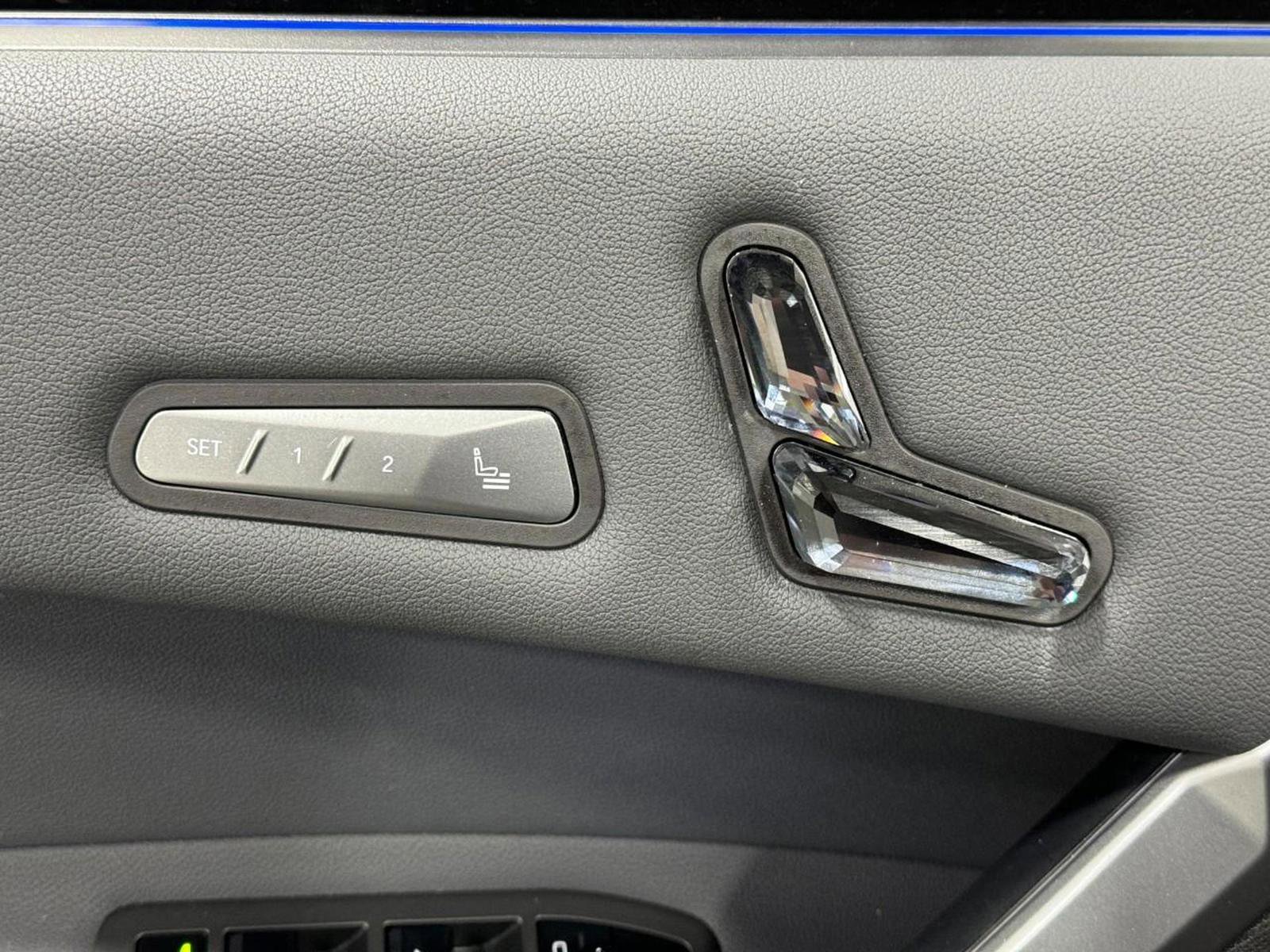 New 2026 BMW iX M70 image 24